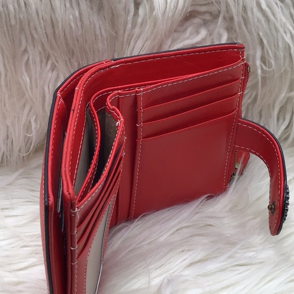 Sendefn Red Billfold Wallet - Picture 8 of 10